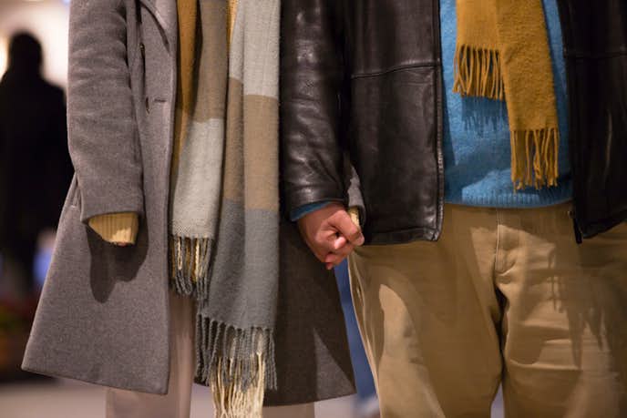 年の差恋愛ってアリ 一回り上の男性と付き合うメリット デメリットを解説 Smartlog 年の差恋愛ってアリ 一回り上の男性と付き合うメリット デメリットを解説 Smartlog