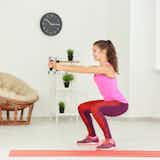 女性向け効果的なスクワットメニュー。自宅で出来る簡単な筋トレのやり方とは?