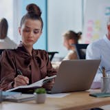 隙がない女性の特徴。美人すぎてスキがない女...