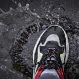 スニーカー用防水スプレーのおすすめランキング10選。効果が高い最強の人気商品とは