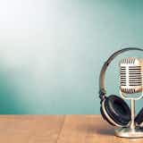 ヘッドホンスタンドのおすすめ10選。高級感あるおしゃれな人気収納グッズを大公開!