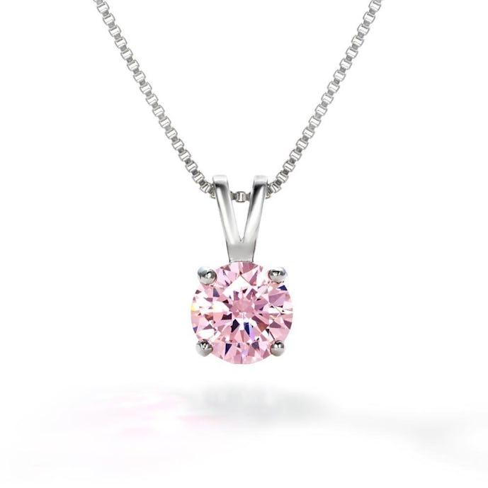 母の日のアクセサリーのプレゼントにピンクダイヤモンドのネックレス