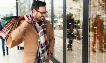 メンズ マフラーの人気ブランド19選 おしゃれ男子に人気の商品とは Smartlog メンズ マフラーの人気ブランド19選 おしゃれ男子に人気の商品とは Smartlog