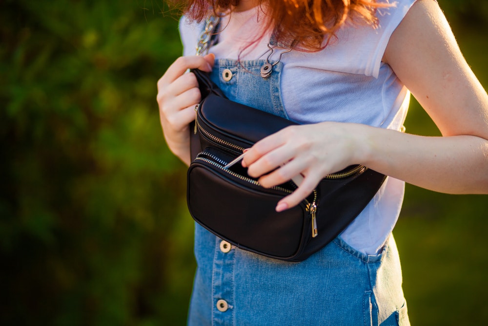 女性用】海外旅行におすすめのバッグとは？街歩きに最適な防犯鞄を解説！ | Smartlog