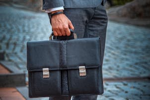 メンズ ミニショルダーバッグのおすすめランキング 人気の縦型かばんを比較 Smartlog