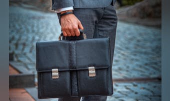 メンズバッグの種類を大公開 知っておきたい男性に人気の定番カバンとは Smartlog メンズバッグの種類を大公開 知っておきたい男性に人気の定番カバンとは Smartlog