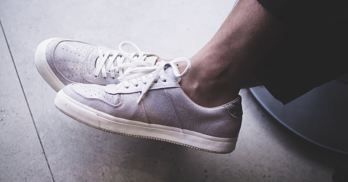 夏に履きたいメンズスニーカー10選 爽やかなかっこいいメンズシューズを紹介 Smartlog 夏に履きたいメンズスニーカー10選 爽やかなかっこいいメンズシューズを紹介 Smartlog