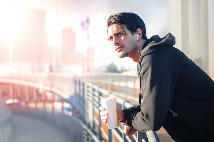 女嫌いな男性の心理 特徴集 絶食系男子に恋をした時のアプローチ方法とは Smartlog