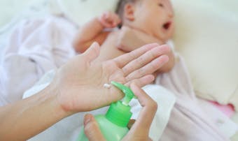 最新 赤ちゃん用便利グッズのおすすめ22選 子育てに役立つ人気商品とは Smartlog 最新 赤ちゃん用便利グッズのおすすめ22選 子育てに役立つ人気商品とは Smartlog