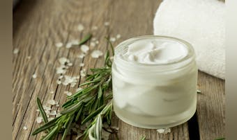 【市販】セラミドクリームおすすめ人気ランキング14選｜乾燥を防止する化粧品とは？