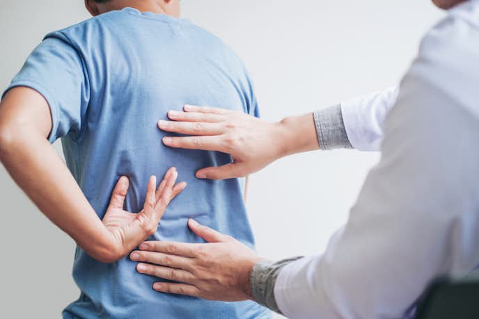 背中が痛い原因：整形外科の領域の疾患