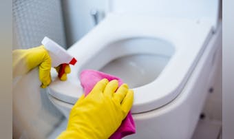 【2023年】酸性洗剤の人気おすすめ8選。トイレとお風呂の水垢をごっそり落とす最強掃除用品とは