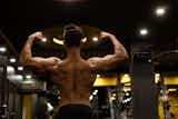 背筋の効果的な筋トレメニュー。背中の筋肉を部位別に鍛えるトレーニング方法とは？