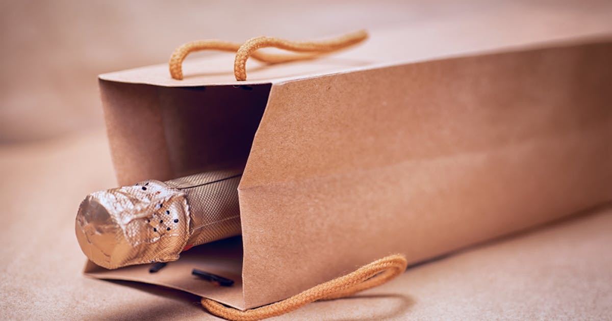 お酒が好きな女性におすすめのプレゼント特集 絶対喜ばれる人気ギフトとは Smartlog お酒が好きな女性におすすめのプレゼント特集 絶対喜ばれる人気ギフトとは Smartlog