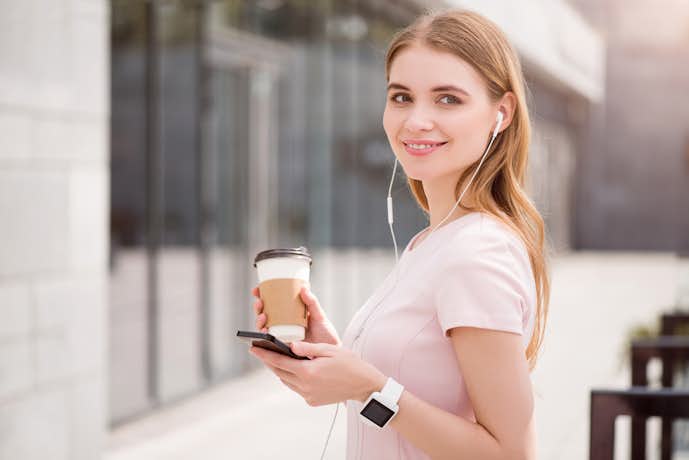 話が続かない人の特徴 原因 会話のネタと話すコツで口下手を改善しよう Smartlog