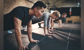 腰痛予防に効く筋トレメニュー｜腰の痛みを軽減するトレーニング特集