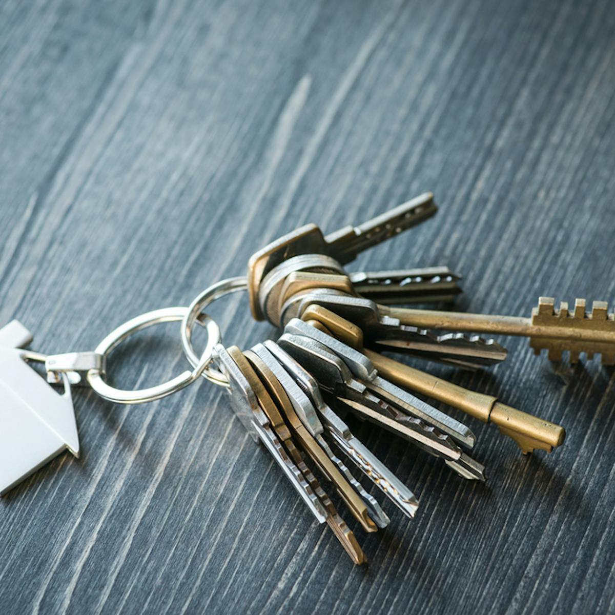 メンズ キーリングブランドのおすすめ11選 男性向けの人気商品を比較 Smartlog メンズ キーリングブランドのおすすめ11選 男性向けの人気商品を比較 Smartlog