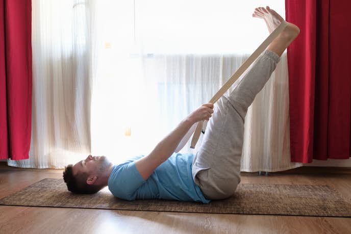 寝ながら出来る腰痛対策ストレッチ集 痛みを軽減する寝たまま柔軟体操8選 Smartlog