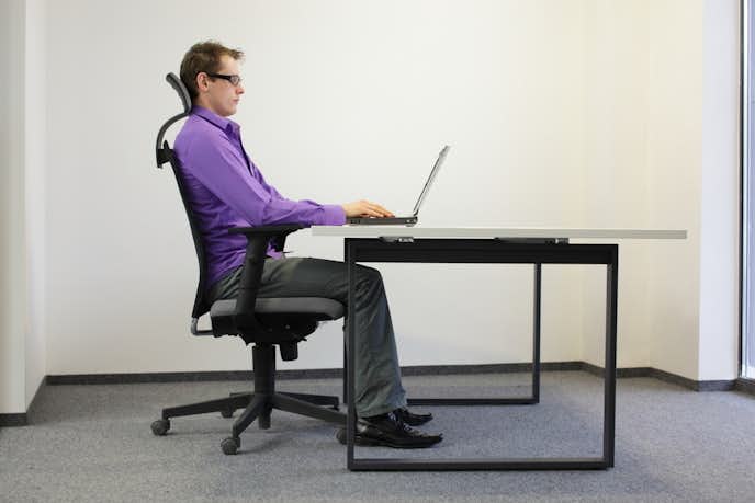 椅子に座るときに意識すべきこと：正しい姿勢で座る