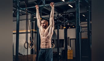 懸垂の効果的なやり方 腹筋など上半身の筋肉を鍛える7種類の筋トレ方法とは 自重トレーニング大全 By Smartlog 懸垂の効果的なやり方 腹筋など上半身の筋肉を鍛える7種類の筋トレ方法とは 自重トレーニング大全 By Smartlog