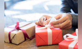 大学生の男友達へおすすめの誕生日プ...