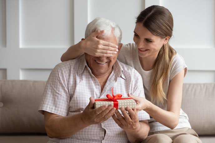 60代の父親が喜ぶ誕生日プレゼント特集 お父さんにおすすめの人気ギフトを紹介 Smartlog 60代の父親が喜ぶ誕生日プレゼント特集 お父さんにおすすめの人気ギフトを紹介 Smartlog