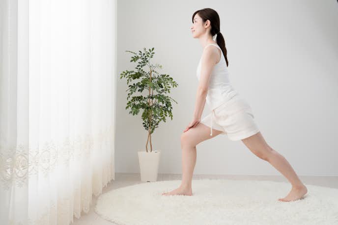 脚やせに効果的なストレッチメニュー 脚を細くする簡単な柔軟体操とは Smartlog