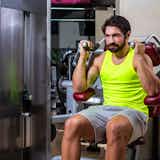 アブドミナルクランチの使い方。女性も取り組みやすい腹筋を効果的に鍛えるコツを解説