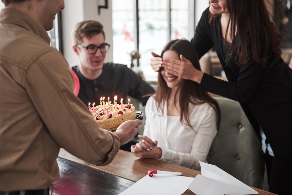 大学生の彼女が喜ぶ誕生日プレゼント特集 女子大生におすすめの人気ギフトとは Smartlog 大学生の彼女が喜ぶ誕生日プレゼント特集 女子大生におすすめの人気ギフトとは Smartlog