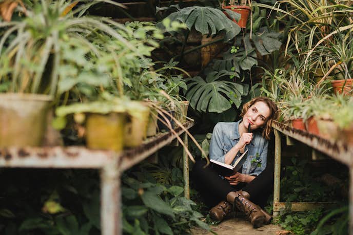 既婚女性が夫以外に恋をする理由とは 恋心を抱いた時の対処法を解説 Smartlog