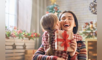 【2023】6歳の女の子が喜ぶクリスマスプレゼント特集｜小学1年生に人気のギフトとは