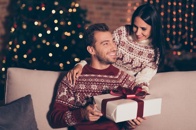 彼氏 彼女へクリスマスプレゼントを渡すベストタイミングはいつ 最高のクリスマスプレゼント21 By Smartlog