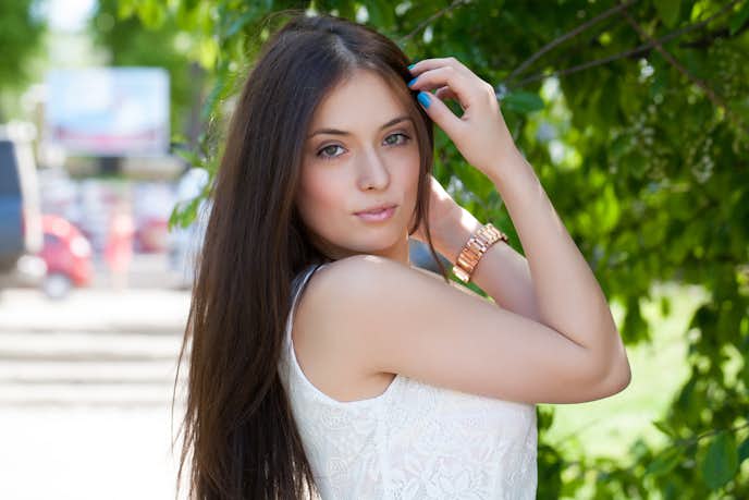 キスマークを首に付ける男性心理 場所によって違う彼氏の愛情の意味とは Smartlog