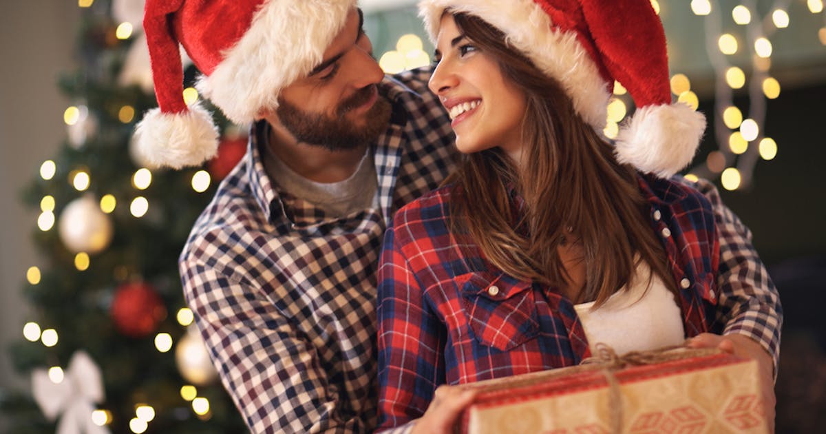 恋人が驚くクリスマスサプライズ特集 絶対に喜ばれるプレゼントの渡し方とは Smartlog 恋人が驚くクリスマスサプライズ特集 絶対に喜ばれるプレゼントの渡し方とは Smartlog