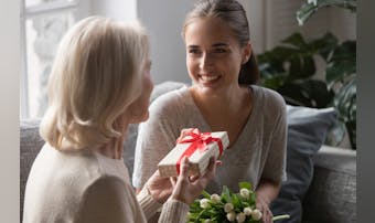 40代女性が喜ぶ退職祝いのプレゼントランキング｜感謝が伝わる人気ギフト特集