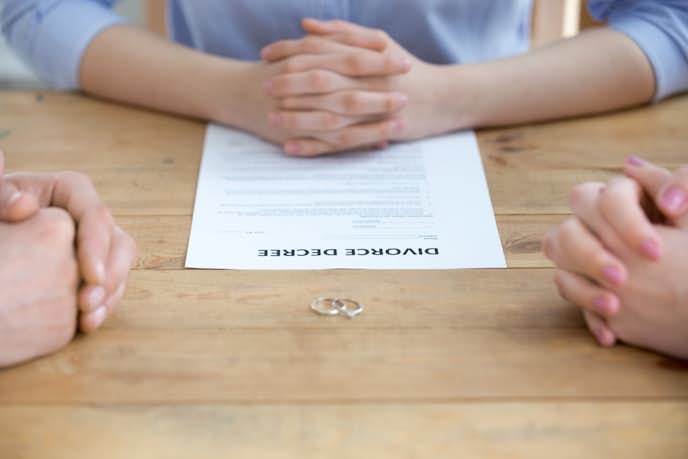 離婚を後悔する男女の理由 離婚前の確認事項 後悔した後の復縁方法とは Smartlog 離婚を後悔する男女の理由 離婚前の確認事項 後悔した後の復縁方法とは Smartlog