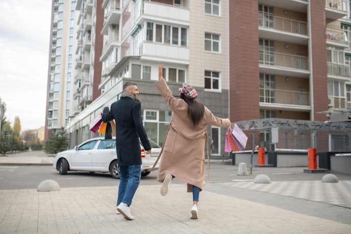 付き合う前のデートに誘う男性心理とは デート中の脈ありの見分け方も解説 Smartlog 付き合う前のデートに誘う男性心理とは デート中の脈ありの見分け方も解説 Smartlog