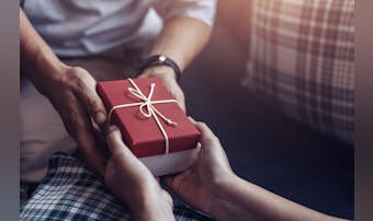 男から女友達へ贈る誕生日プレゼント...