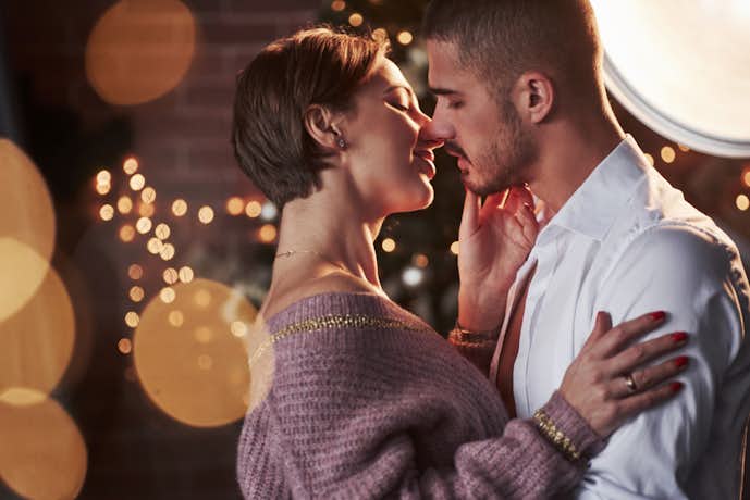 カラオケでキスする男性の心理とは キスのタイミング 賢い対処法を解説 Smartlog