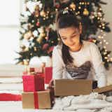 中学生が喜ぶクリスマスプレゼント特集。親から子供へ贈る人気おすすめギフトとは?