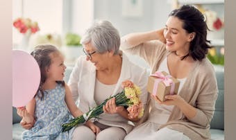 80代の女性が喜ぶ誕生日プレゼント｜祖母や母親に人気のギフト