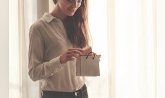 付き合いたての彼女が喜ぶ誕生日プレ...