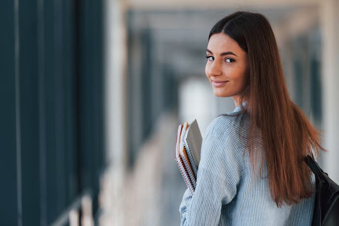 昔に戻りたい 昔は楽しかった と過去ばかり振り返る人の心理やきっかけとは Smartlog 昔に戻りたい 昔は楽しかった と過去ばかり振り返る人の心理やきっかけとは Smartlog