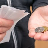 お金が貯まらない人の悪い習慣とは?貯金ゼロ...