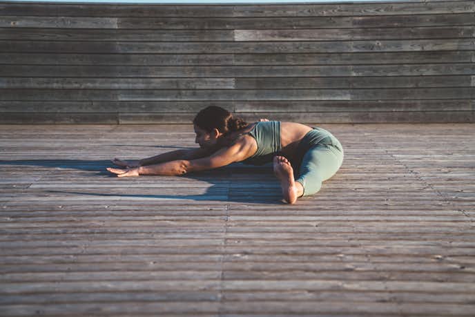 開脚が体にもたらす効果 股関節周りをストレッチするメリットとは Smartlog 開脚が体にもたらす効果 股関節周りをストレッチするメリットとは Smartlog