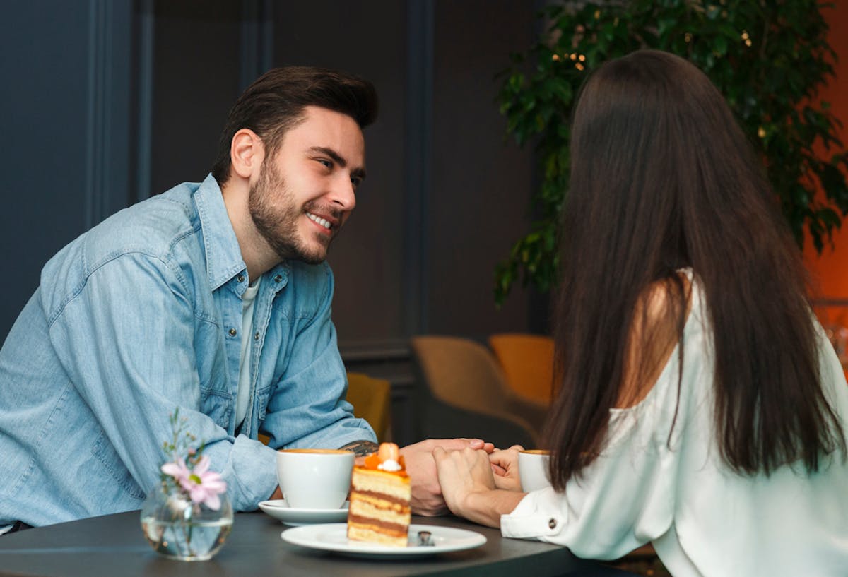 既婚者なのにデートに誘ってくる男性心理とは 誘われた女性側の上手な断り方も解説 Smartlog