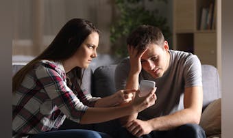 浮気された女性がすべき対応とは 男性を一途にする方法もレクチャー Smartlog 浮気された女性がすべき対応とは 男性を一途にする方法もレクチャー Smartlog