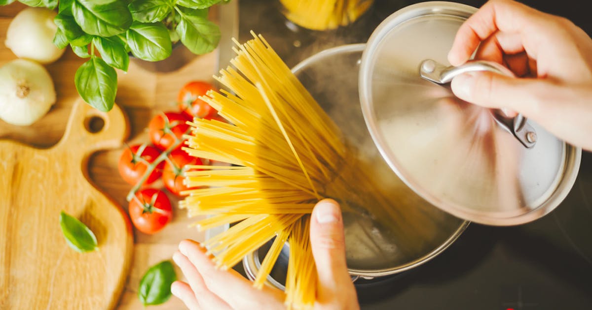 一人暮らしに最適な鍋のおすすめ16選 自炊初心者でも使いやすい鍋を紹介 Smartlog 一人暮らしに最適な鍋のおすすめ16選 自炊初心者でも使いやすい鍋を紹介 Smartlog