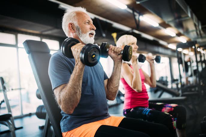 50代が体力をつけるには？おすすめの運動＆筋トレから食事法までご紹介！