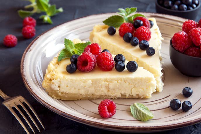 ケーキのカロリーや糖質は ダイエット中でも太りにくい食べ方や痩せるおすすめレシピをご紹介 Smartlog ケーキのカロリーや糖質は ダイエット中でも太りにくい食べ方や痩せるおすすめレシピをご紹介 Smartlog